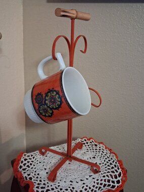 MCM mug tree with mug and doiley